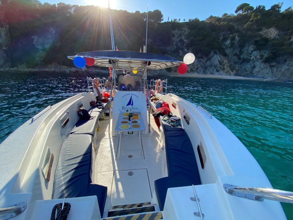 barco bluesail con globos cumpleaños