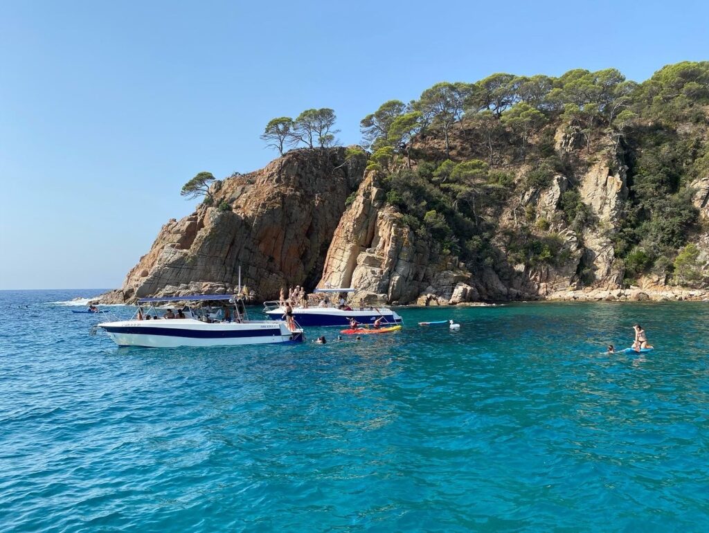 barcos bluesail en Tossa de Mar,  Costa Brava
